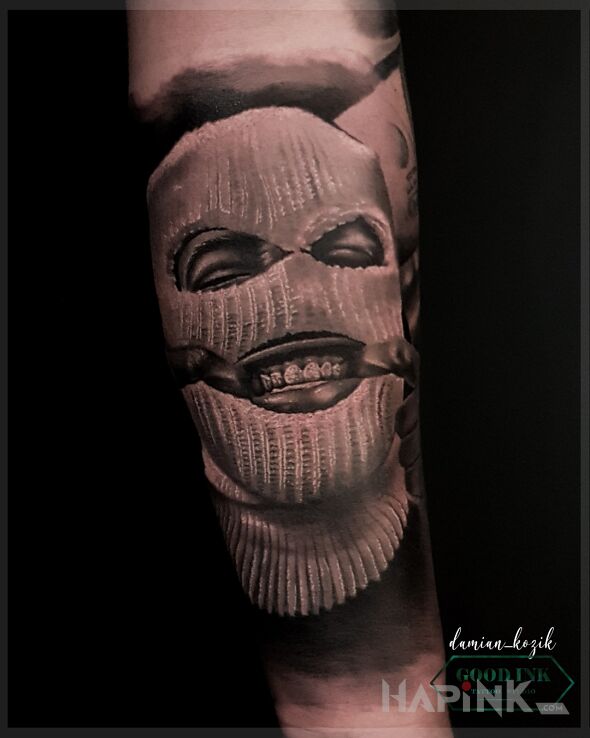 Tattoo Komniara in 3D motif and realistic style on the forearm