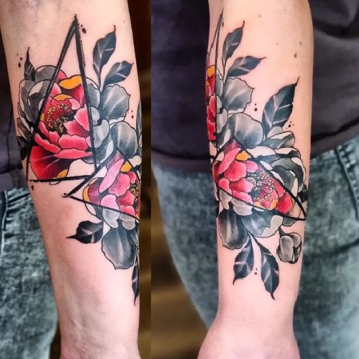 Tatuaż dualizm kwiaty w motywie kolorowe i stylu realistyczne na ręce