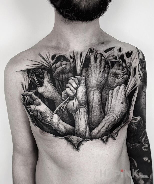 Tattoo Rozrywany od środka in ripped skin motif and realistic style on the collarbone