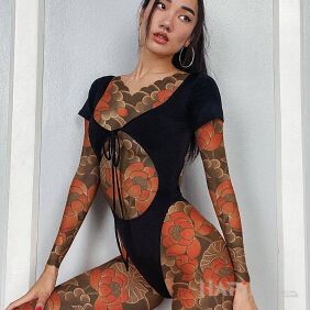 Tattoo Red chrysanthemums on the hip motif: flowers style: japanese / irezumi