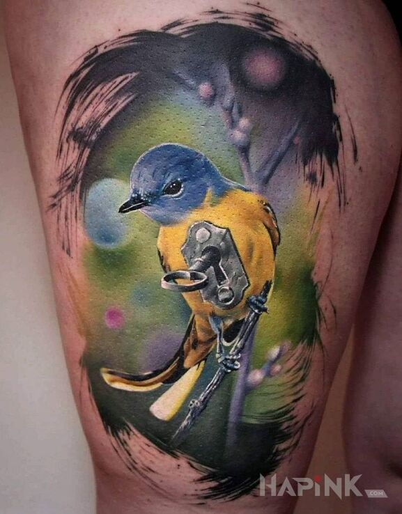 Tattoo Ptaszek in 3D motif and realistic style on the leg