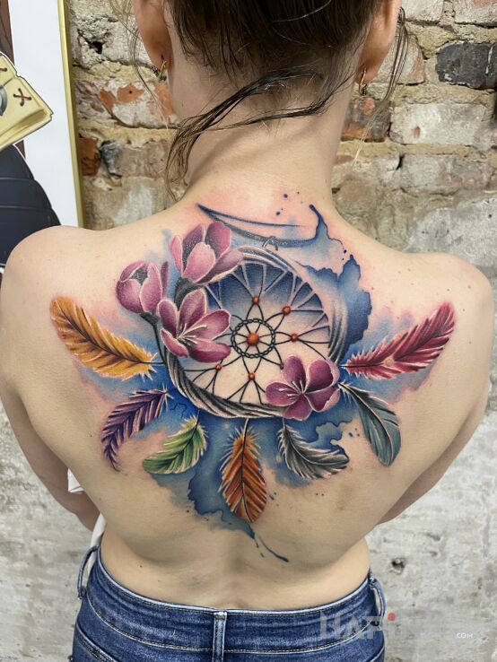 Tattoo Malarski łapacz snów in objects motif and realistic style on the back