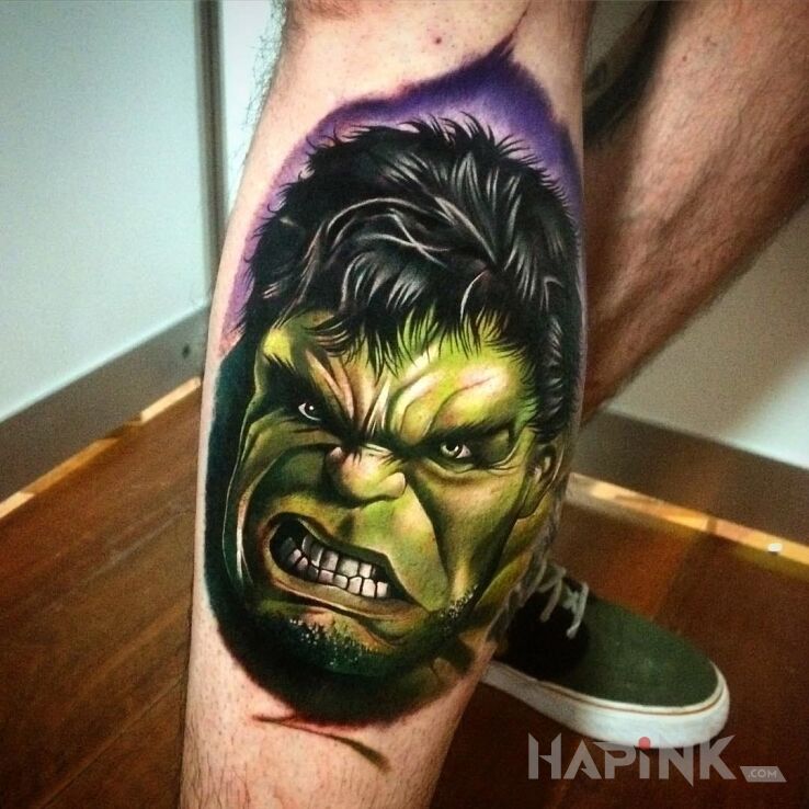 Tattoo Hulk in characters motif on the leg