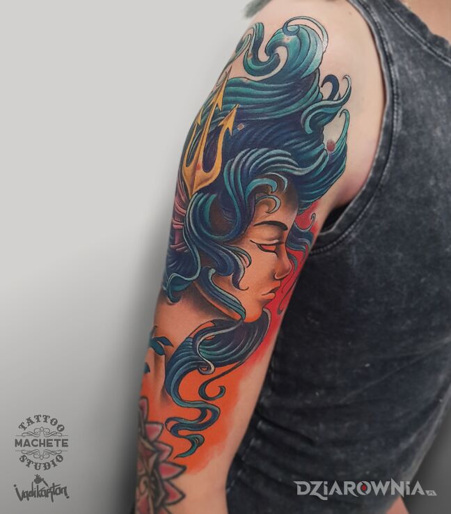 Tatuaż stworzenie morskie z trójzębem we włosach w motywie twarze i stylu realistyczne na ręce
