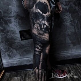 Tattoo Fuckers from the skeleton on the calf motif: legsleeves style: realistic