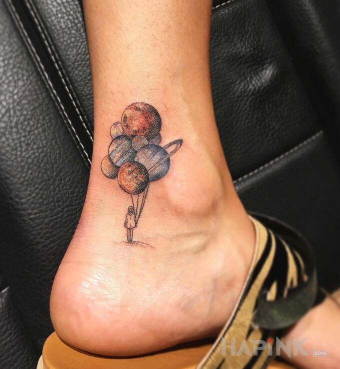 Tattoo Planetowe balony in other motif on the leg