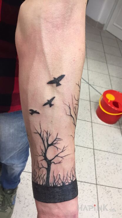 Tattoo Las in sleeves motif on the forearm