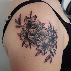 Tattoo Heart composition On the arm motif: black and gray style: graphic / illustrative