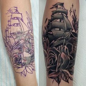 Tattoo Ship cover up on the leg motif: flowers style: oldschool