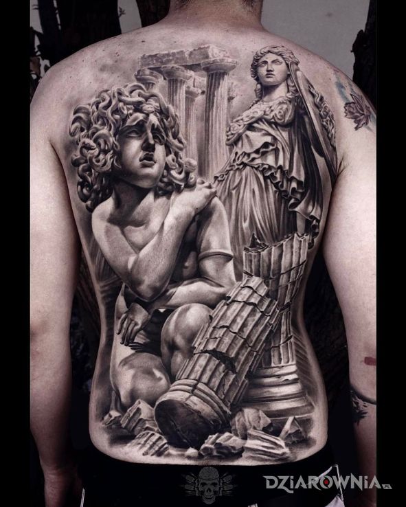 Tatuaż rzeźby w motywie postacie i stylu realistyczne na plecach