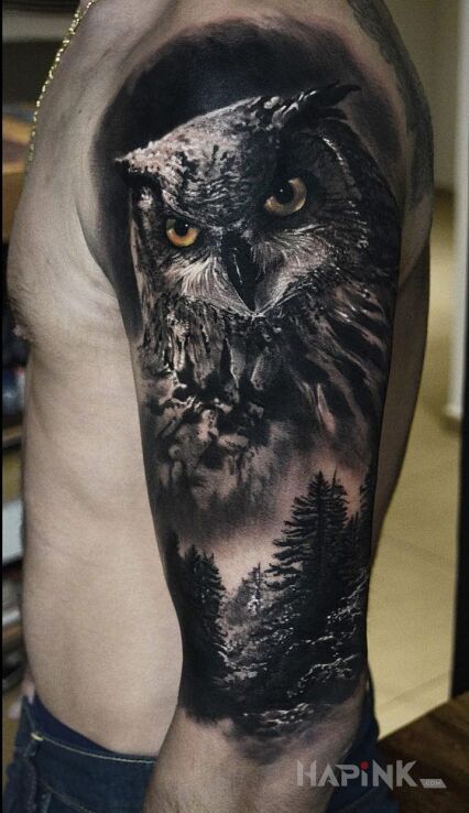 Tattoo Realistyczna sowa in animals motif and realistic style on the upper arm