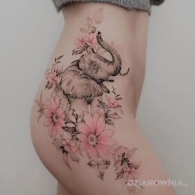 Tatuaż Śliczny tatuaż ze słoniem na udzie motyw: czarno-szare styl: realistyczne