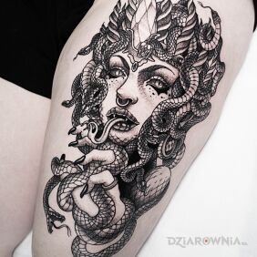 Tatuaż Meduza / Medusa / Wąż / Węże na nodze motyw: mroczne styl: graficzne / ilustracyjne