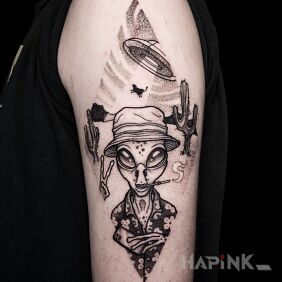 Tattoo Las Vegas Parano / Ufo On the arm motif: characters style: dotwork