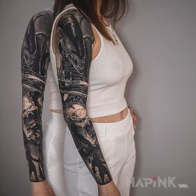 Tattoo Alien and Predator On the arm motif: characters style: realistic