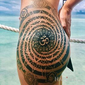 Tattoo Spiral on the ribs motif: other
