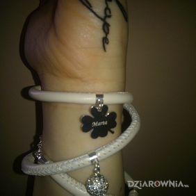 Tatuaż ..hope ;-) na dłoni motyw: napisy
