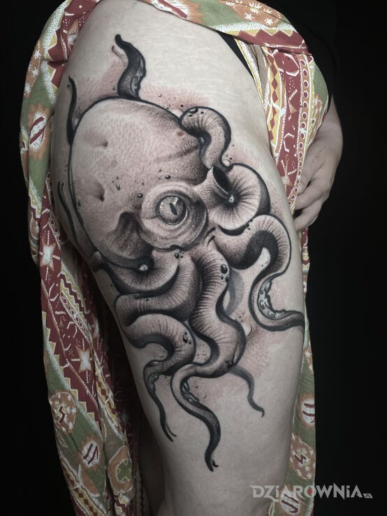 Tatuaż octopus ośmiornica w motywie zwierzęta i stylu neotradycyjne na nodze