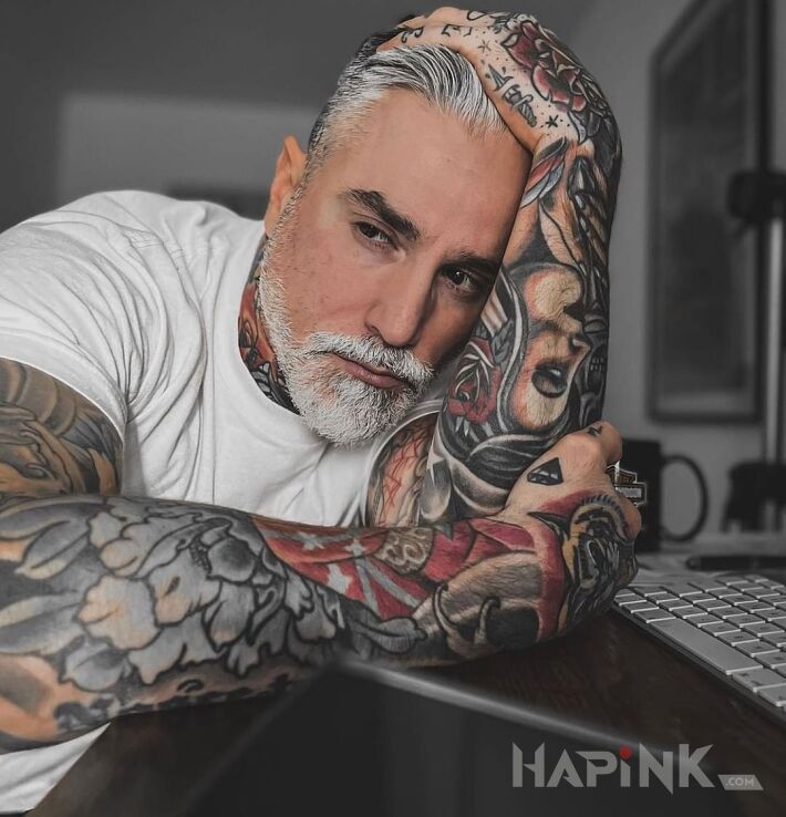 Tattoo Siwy in flowers motif and neo-traditional style on the forearm