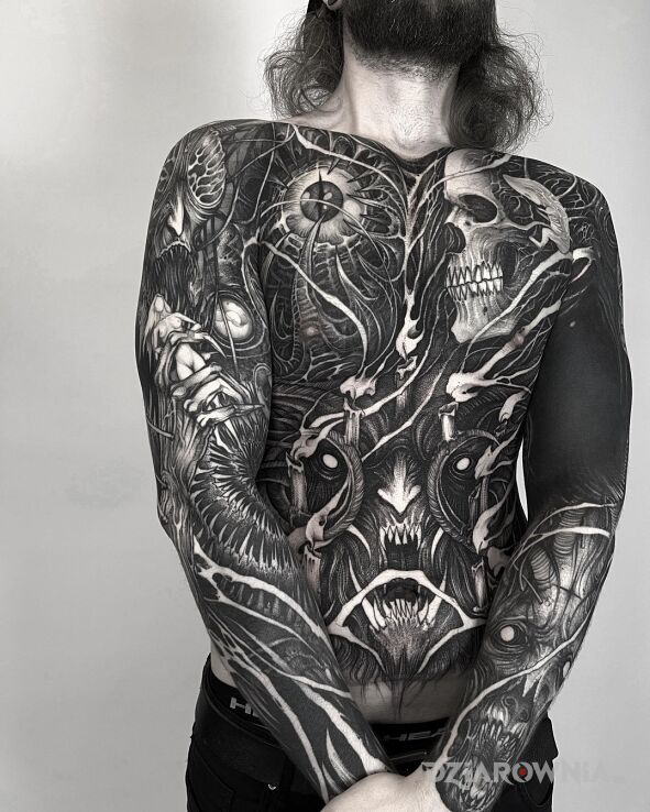 Tatuaż mroczna osobowość w motywie demony i stylu graficzne / ilustracyjne na przedramieniu