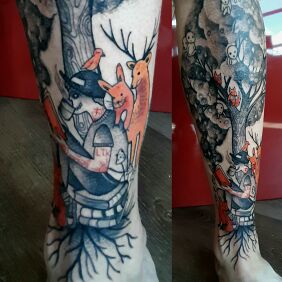 Tatuaż Stara baśń na nodze motyw: fantasy styl: graficzne / ilustracyjne