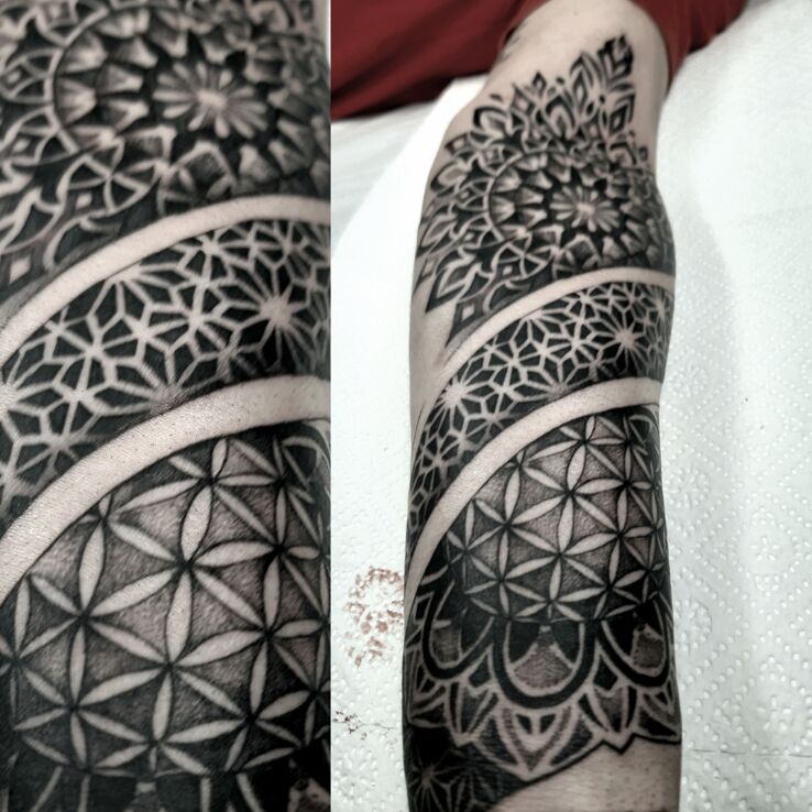 Tatuaż kompozycja geometryczna w motywie czarno-szare i stylu geometryczne na ręce