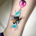 Pszczoła na balonie