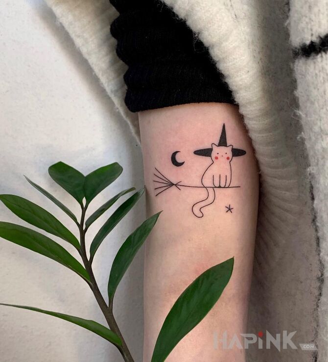 Tattoo Kot czarodziej in animals motif and graphic / illustrative style On the arm