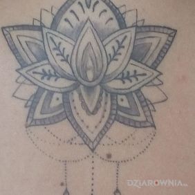 Tatuaż Lotos.. na plecach motyw: kwiaty