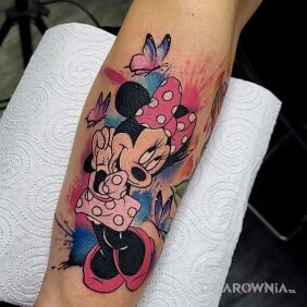 Tatuaż Myszka Minni na ręce motyw: postacie styl: kreskówkowe / komiksowe