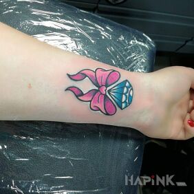Tattoo Diamond bow <3 on the wrist motif: other