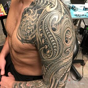Tattoo Tribal, but not quite on the upper arm motif: sleeves style: organic