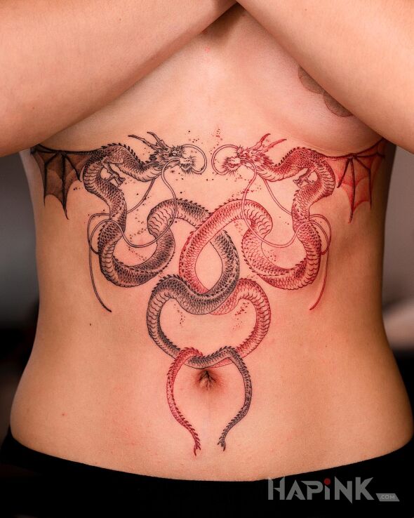 Tattoo Czarny i czerwony smok in fantasy motif and graphic / illustrative style on the stomach