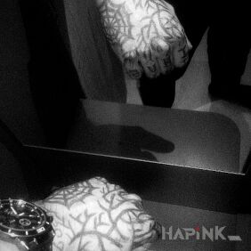 Tattoo Spontaneous on the hand motif: other style: blackwork / blackout