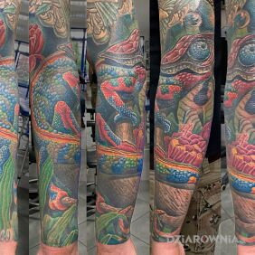Tatuaż Kameleon w kolorze na ręce motyw: zwierzęta styl: realistyczne
