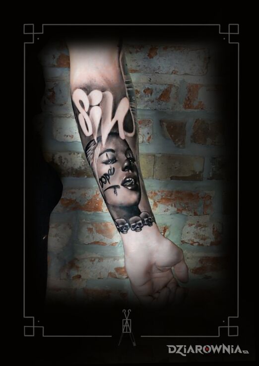 Tatuaż chicano w motywie rękawy i stylu realistyczne na przedramieniu