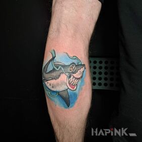 Tattoo New school on the leg motif: animals style: newschool