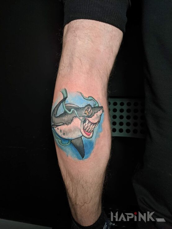 Tattoo New school in animals motif and newschool style on the leg