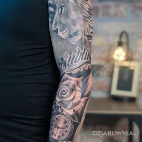 Tatuaż Pół rękaw na przedramieniu motyw: zwierzęta styl: realistyczne