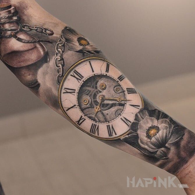 Tattoo Zegarek kieszonkowy in 3D motif and realistic style on the forearm