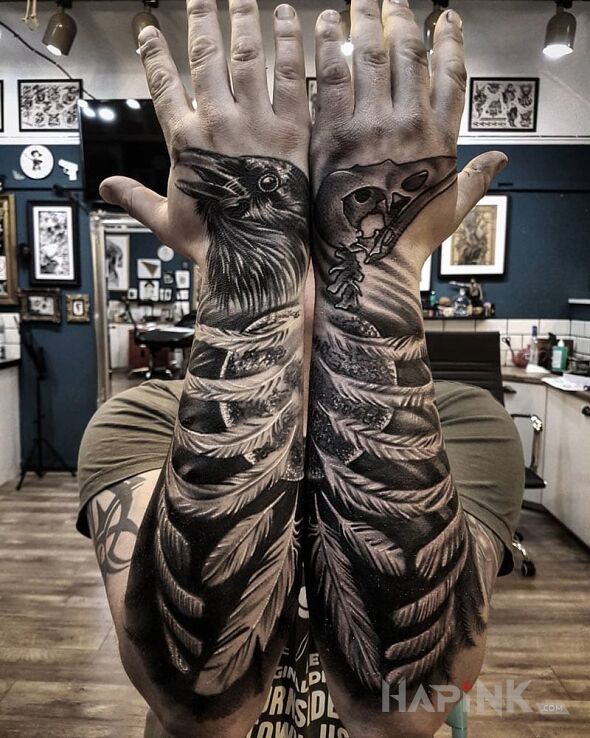 Tattoo Kruki in 3D motif on the forearm