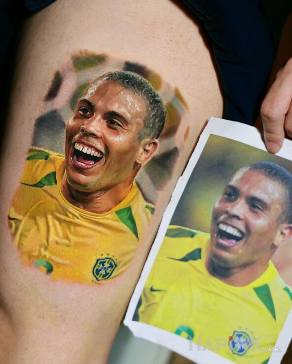 Tattoo Ronaldo in faces motif and realistic style on the leg
