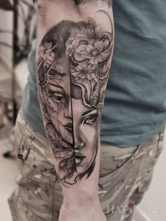 Tattoo Dwie twarze/dwa oblicza in animals motif and realistic style on the forearm