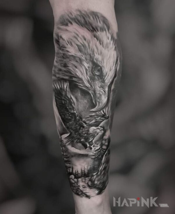 Tattoo Orzeł- klasyka in animals motif and realistic style On the arm