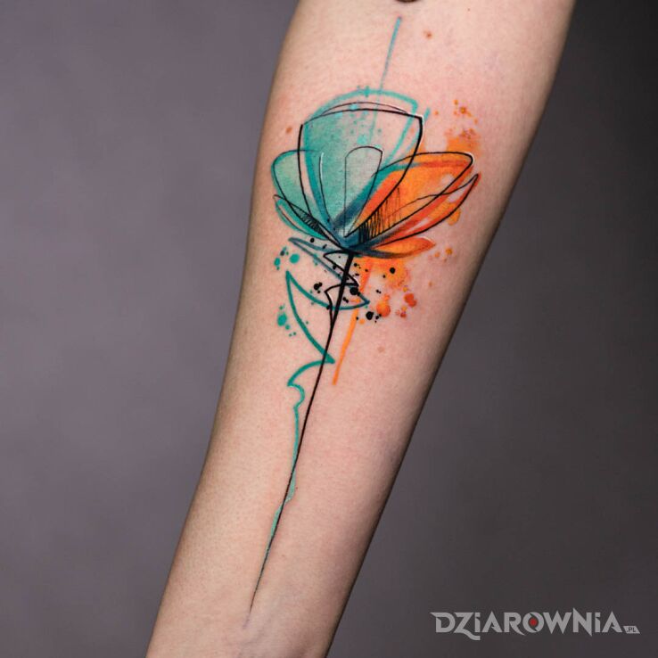 Tatuaż abstrakcyjny kwiat w motywie florystyczne i stylu abstrakcyjne na udzie