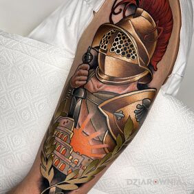 Tatuaż Gladiator na ramieniu motyw: kolorowe styl: neotradycyjne