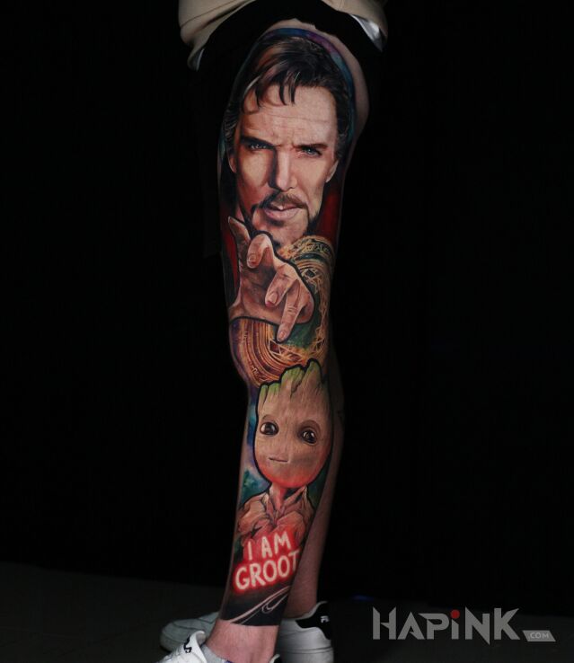 Tattoo @davincisfox Tatuaż męski kolorowy, nogawka w style MARVEL filmów in legsleeves motif and realistic style on the leg