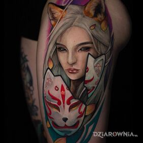 Tatuaż @davincisfox Tatuaż damski kolorowy na udzie na udzie motyw: twarze