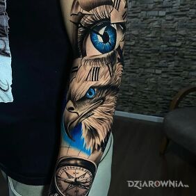 Tatuaż Niebieskooki orzeł na ręce motyw: zwierzęta styl: realistyczne