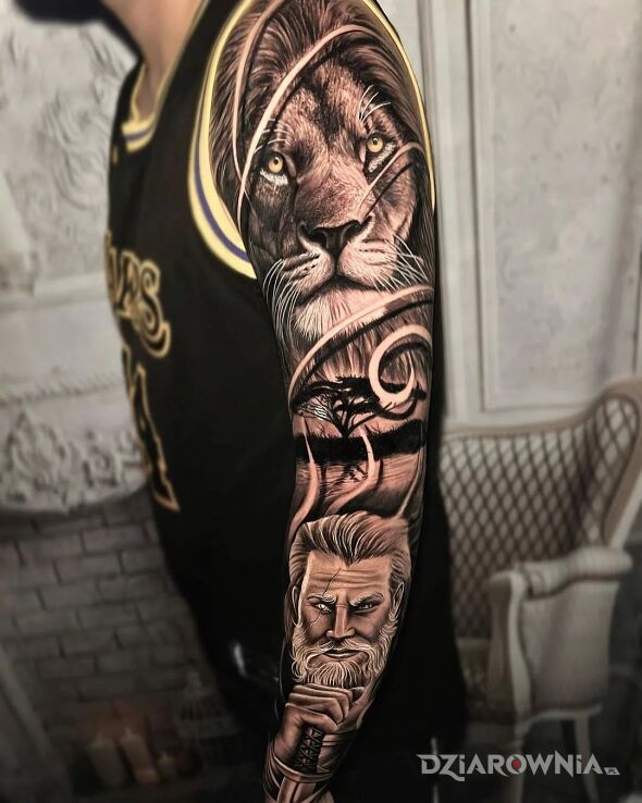 Tatuaż lew jego patronem w motywie zwierzęta i stylu realistyczne na ramieniu